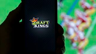 draftkings-inc-and-fanduel-inc-applications-as-ad-spending-increases