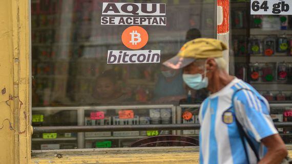 Buterin Calls Mandatory Acceptance of Bitcoin in El Salvador Counter to Crypto’s ‘Ideals of Freedom’