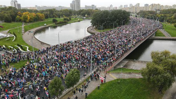 protesters-march-in-minsk-for-seventh-weekend-after-disputed-election