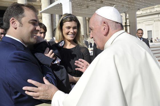 Salvatore Palella and his partner Samantha Hoopes meeting with Pope Francis 